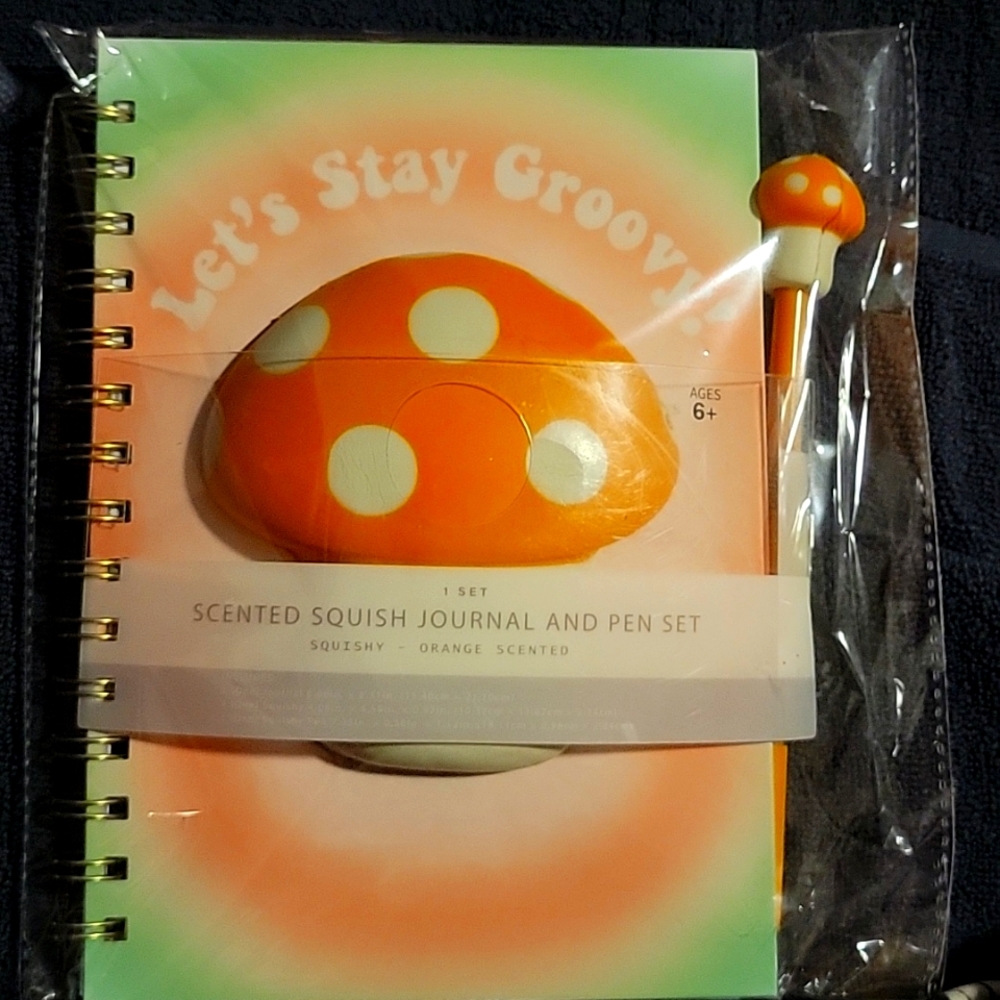 Notebooks Bundle Mushroom 3D With Free Mushroom Pen Included